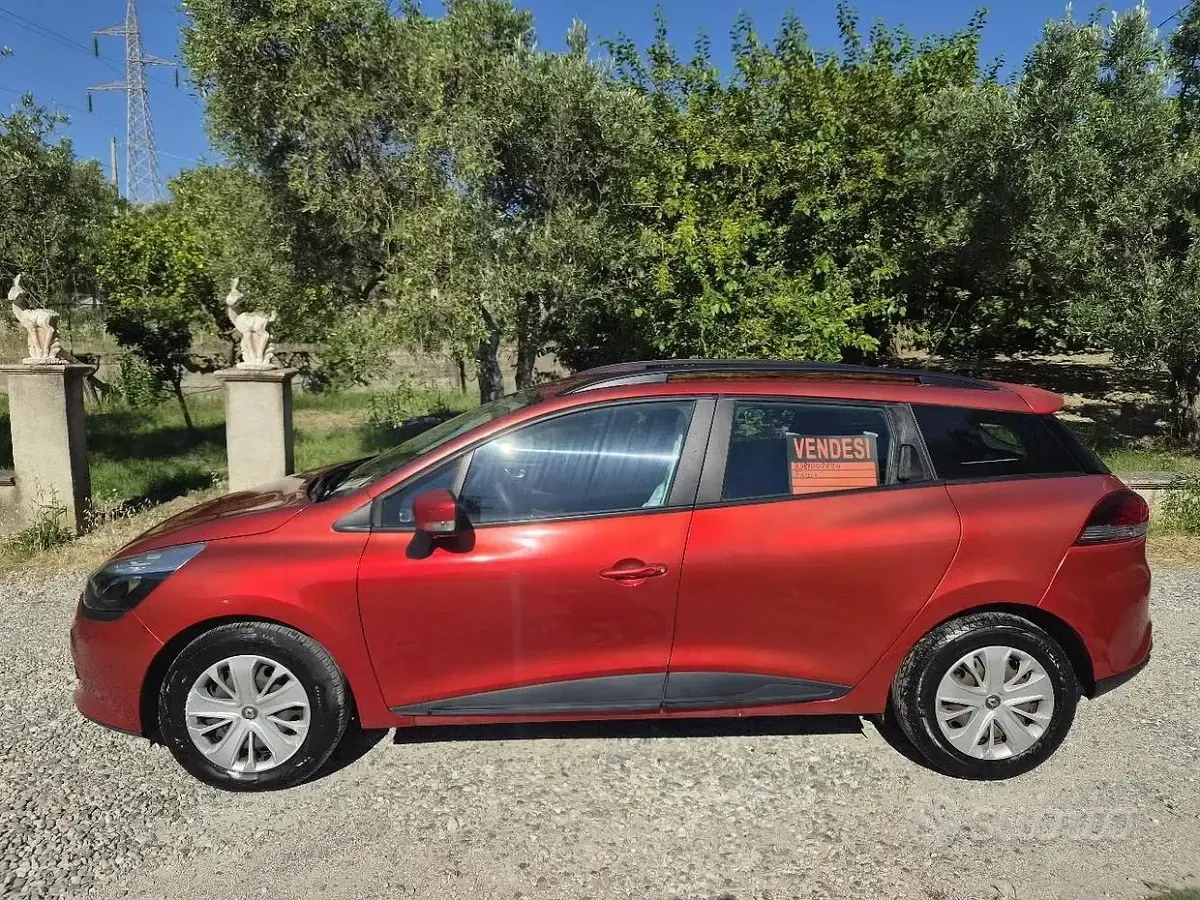 Usata Renault Clio 75 CV (55 kW) 2015 Rosso Station wagon