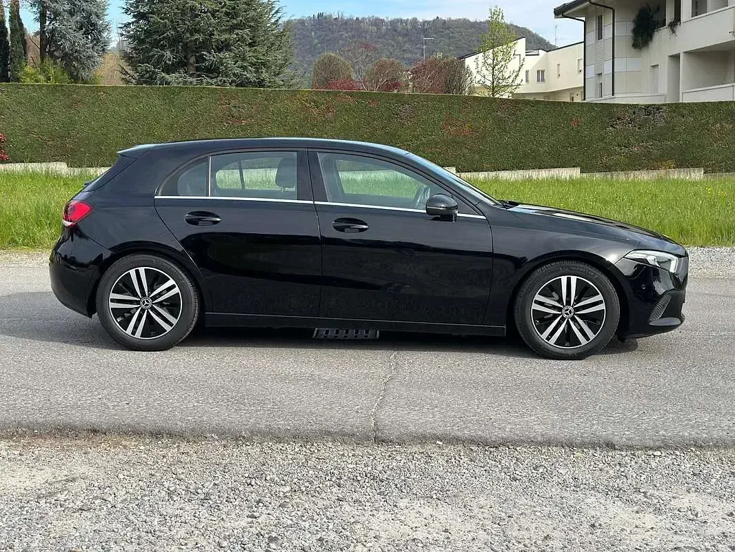 Usata Mercedes A180 136 CV (100 kW) 2020 Nero Berlina