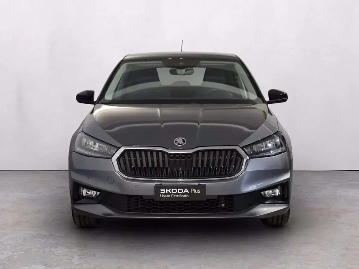 Usata Skoda Fabia 80 CV (58 kW) 2025 Grigio graphite metallizzato n Utilitaria
