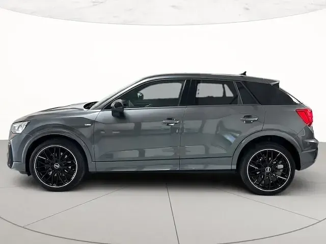 Usata Audi Q2 Comfort 150 CV (110 kW) 2023 Grigio daytona perlato SUV