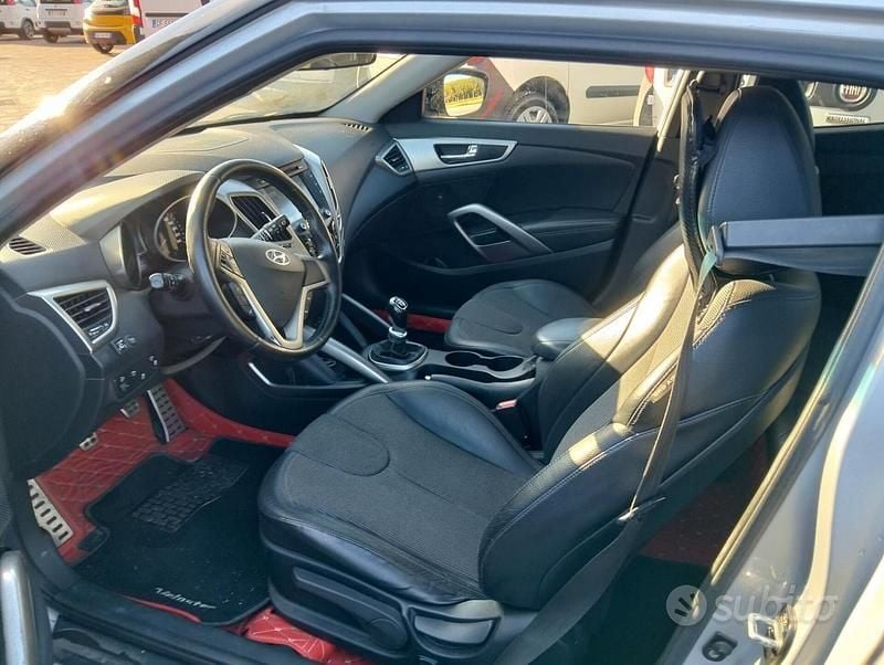 Usata Hyundai Veloster Sport 140 CV (102 kW) 2012 Grigio Utilitaria