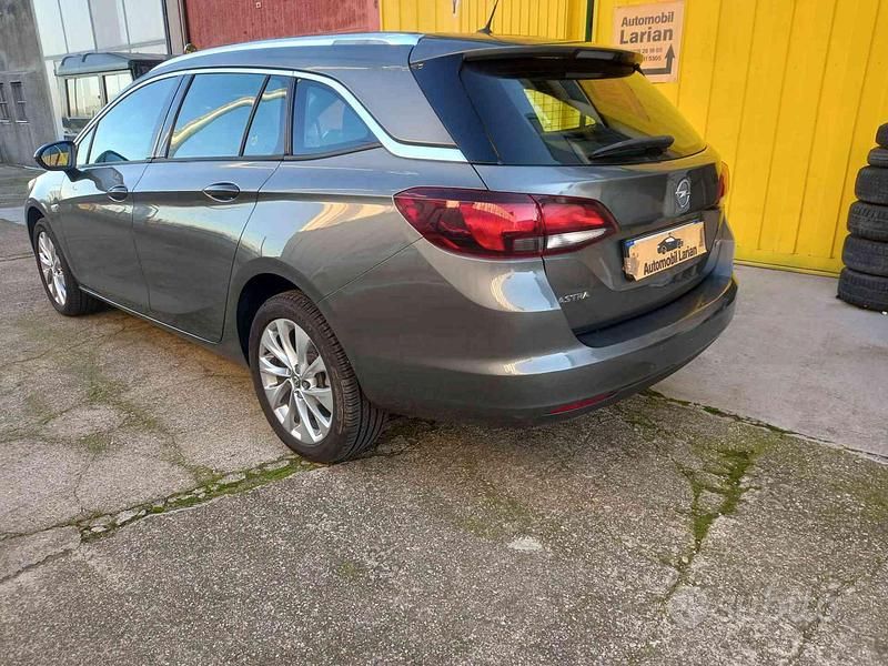 Usata Opel Astra Dynamic 110 CV (80 kW) 2019 Grigio scuro Station wagon