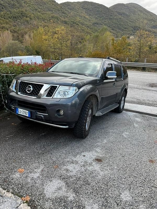 Usata Nissan Pathfinder 190 CV (139 kW) 2010 Grigio SUV
