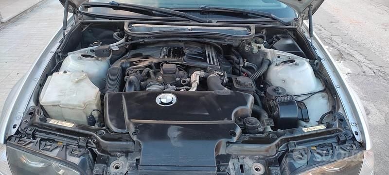 Begagnad BMW 2000 136 HK (100 kW) 2000 Grå Sedan