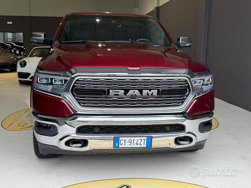 Usata RAM 1500 265 CV (194 kW) 2022 Bordeaux Pick-up