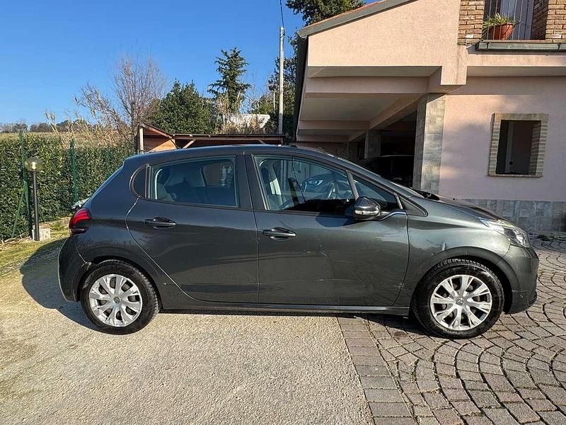 Usata Peugeot 208 75 CV (55 kW) 2017 Grigio Utilitaria