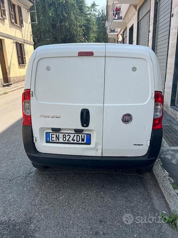 Usata Fiat Fiorino 75 CV (55 kW) 2012 Bianco Monovolume