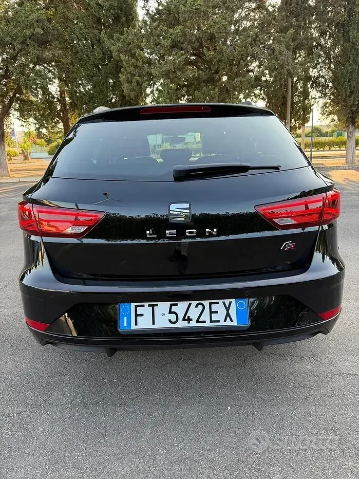 Usata Seat Leon FR 115 CV (84 kW) 2018 Nero Station wagon
