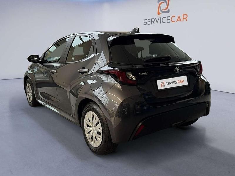 Usata Toyota Yaris Hybrid Active 92 CV (67 kW) 2025 Grigio Berlina
