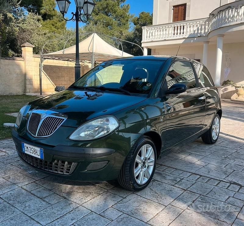 Usata Lancia Ypsilon 70 CV (51 kW) 2004 Utilitaria