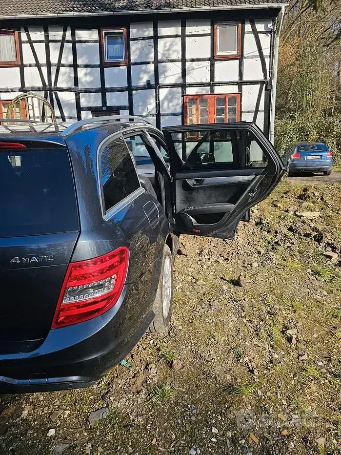 Usata Mercedes C220 150 CV (110 kW) 2013 Grigio Station wagon