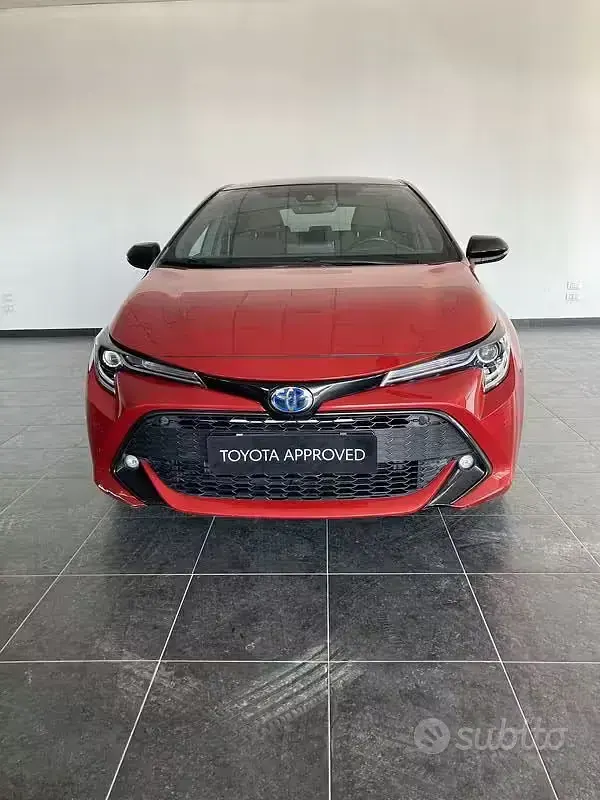 Usata Toyota Corolla Style 183 CV (134 kW) 2020 Rosso Station wagon