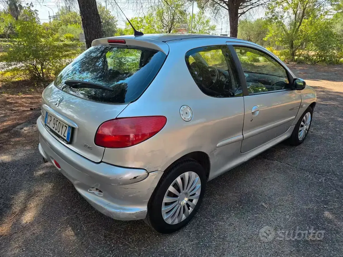 Usata Peugeot 206 88 CV (64 kW) 2005 Grigio Berlina