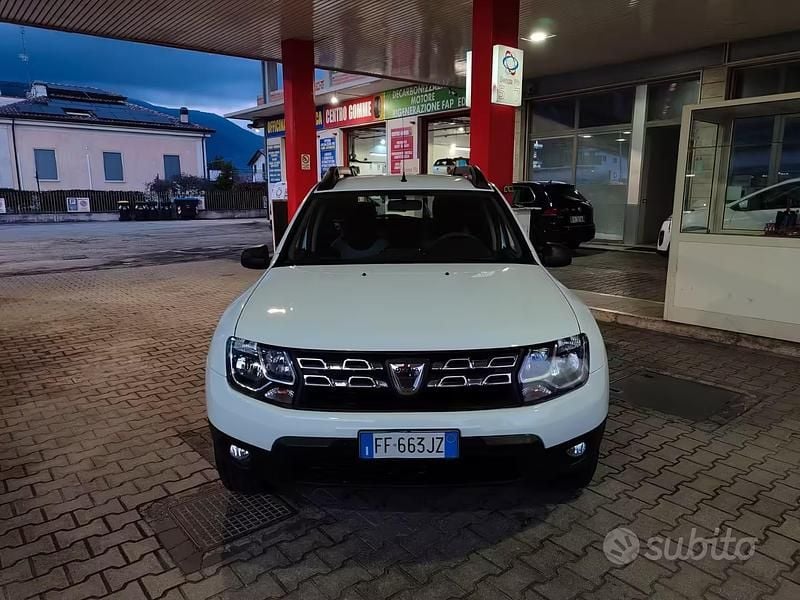 Usata Dacia Duster 90 CV (66 kW) 2016 Bianco SUV