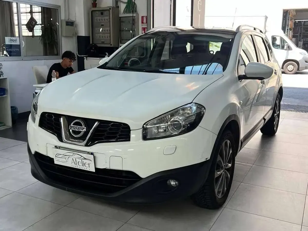 Usata Nissan Qashqai Visia 131 CV (96 kW) 2012 Bianco SUV