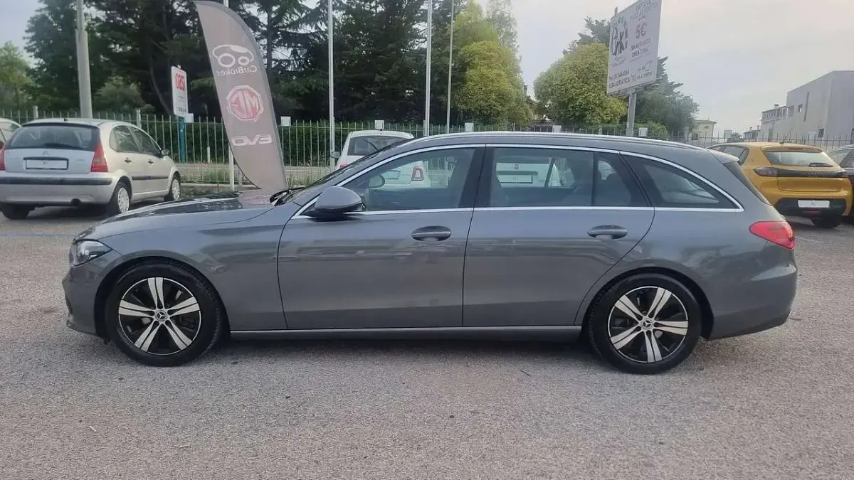 Usata Mercedes C200 Advanced 163 CV (119 kW) 2025 Nero Station wagon