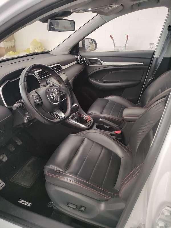 Usata MG ZS Luxury 111 CV (81 kW) 2022 Bianco SUV