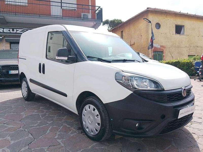 Usata Fiat Doblò 95 CV (69 kW) 2019 Bianco Monovolume
