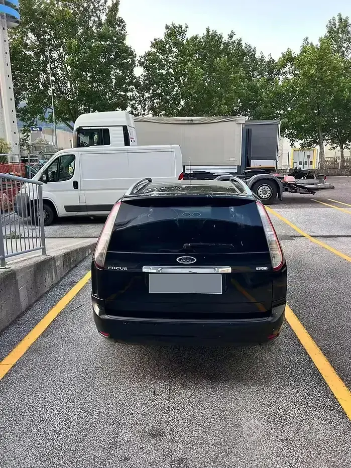 Usata Ford Focus 109 CV (80 kW) 2009 Nero Station wagon