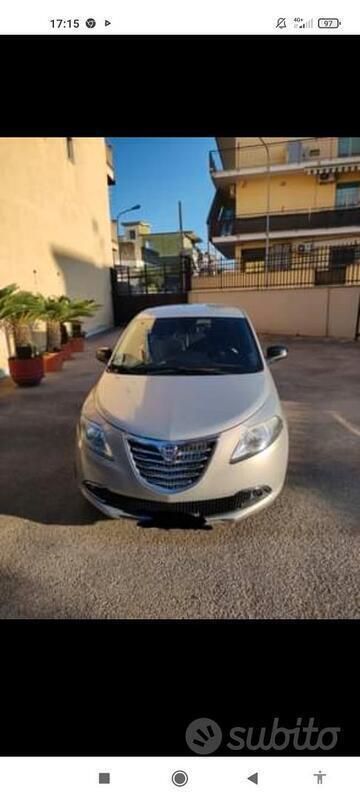 Usata Lancia Ypsilon 95 CV (69 kW) 2012 Grigio Utilitaria