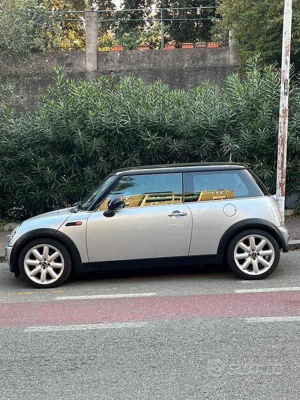 Grigio Usata 2003 Mini Cooper Due volumi | 3650 € (Cara) - Immagine 1/4