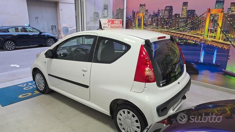 Usata Peugeot 107 68 CV (50 kW) 2009 Bianco Utilitaria