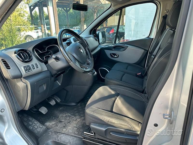 Usata Renault Trafic 125 CV (91 kW) 2017 Grigio Monovolume