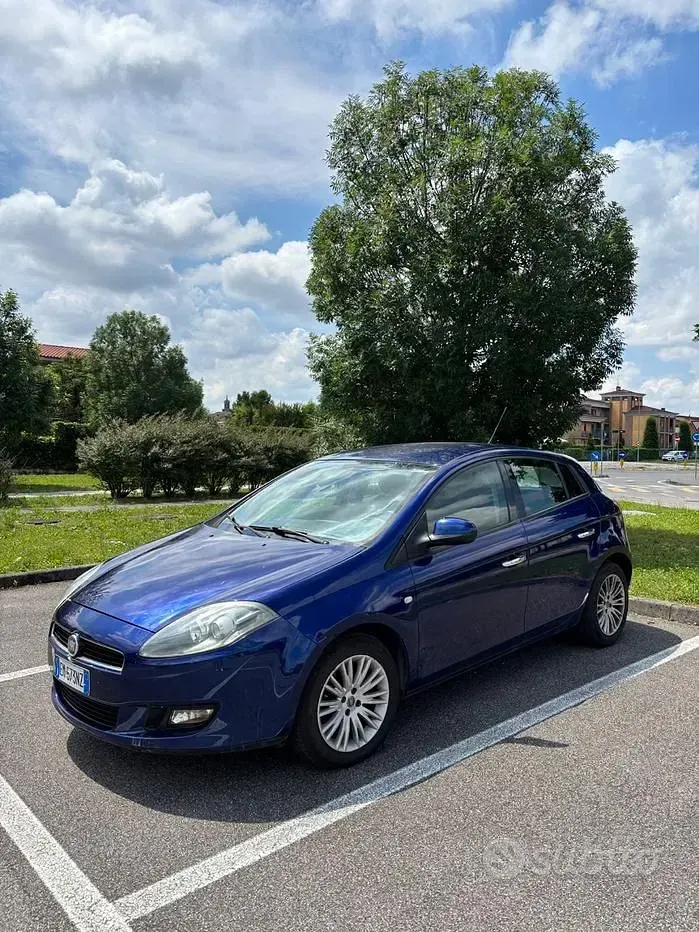 Usata Fiat Bravo 120 CV (88 kW) 2012 Blu Utilitaria
