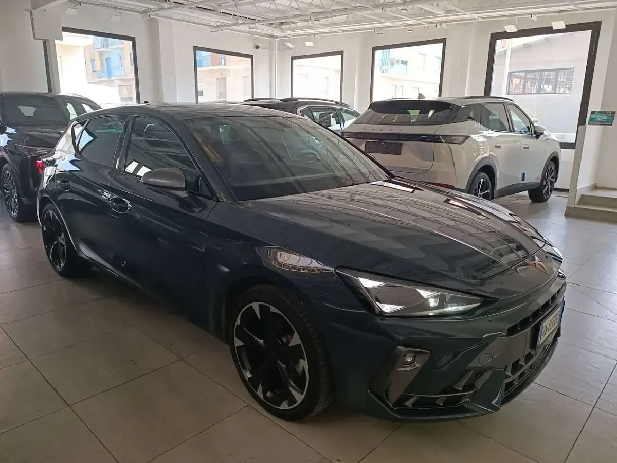 Usata Cupra Leon 150 CV (110 kW) 2025 Fiord blue Berlina