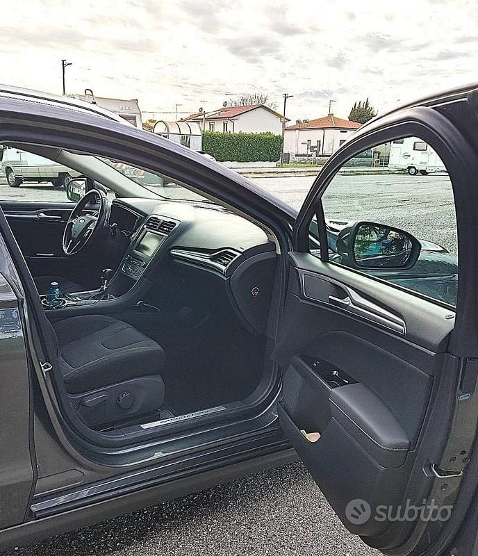 Usata Ford Mondeo 150 CV (110 kW) 2015 Grigio Station wagon