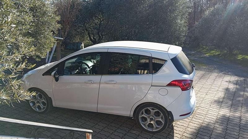 Usata Ford B-MAX Titanium 95 CV (69 kW) 2013 Bianco Monovolume