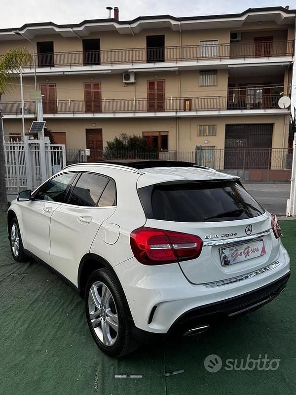Usata Mercedes GLA200 Premium 136 CV (100 kW) 2016 Bianco SUV