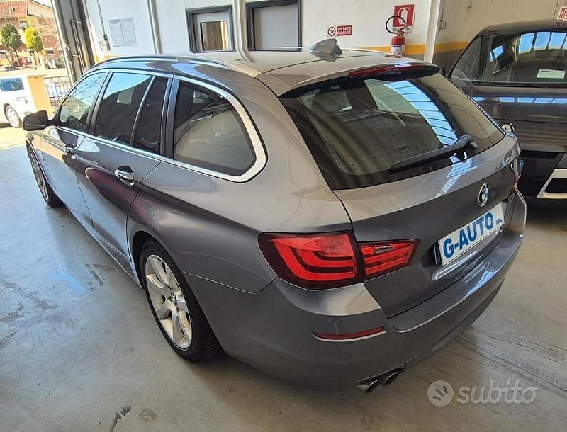 Usata BMW 530 258 CV (189 kW) 2012 Grigio Station wagon