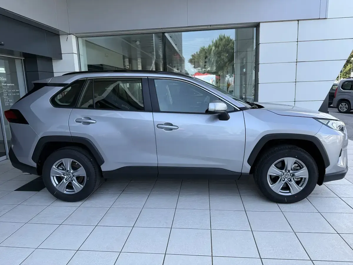 Nuova Toyota RAV4 Hybrid Active 218 CV (160 kW) 2026 SUV