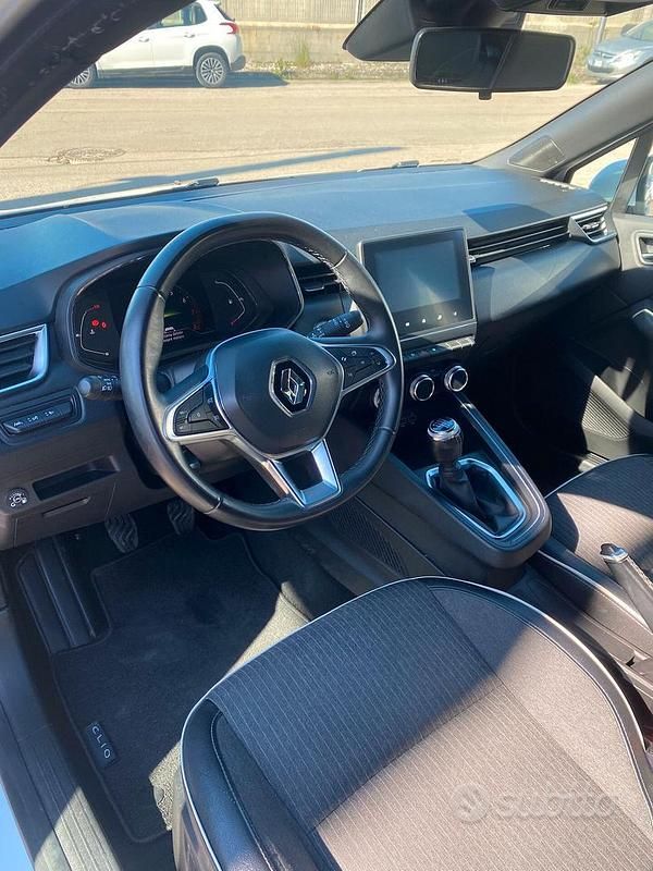 Usata Renault Clio V Life 100 CV (73 kW) 2021 Bianco Berlina