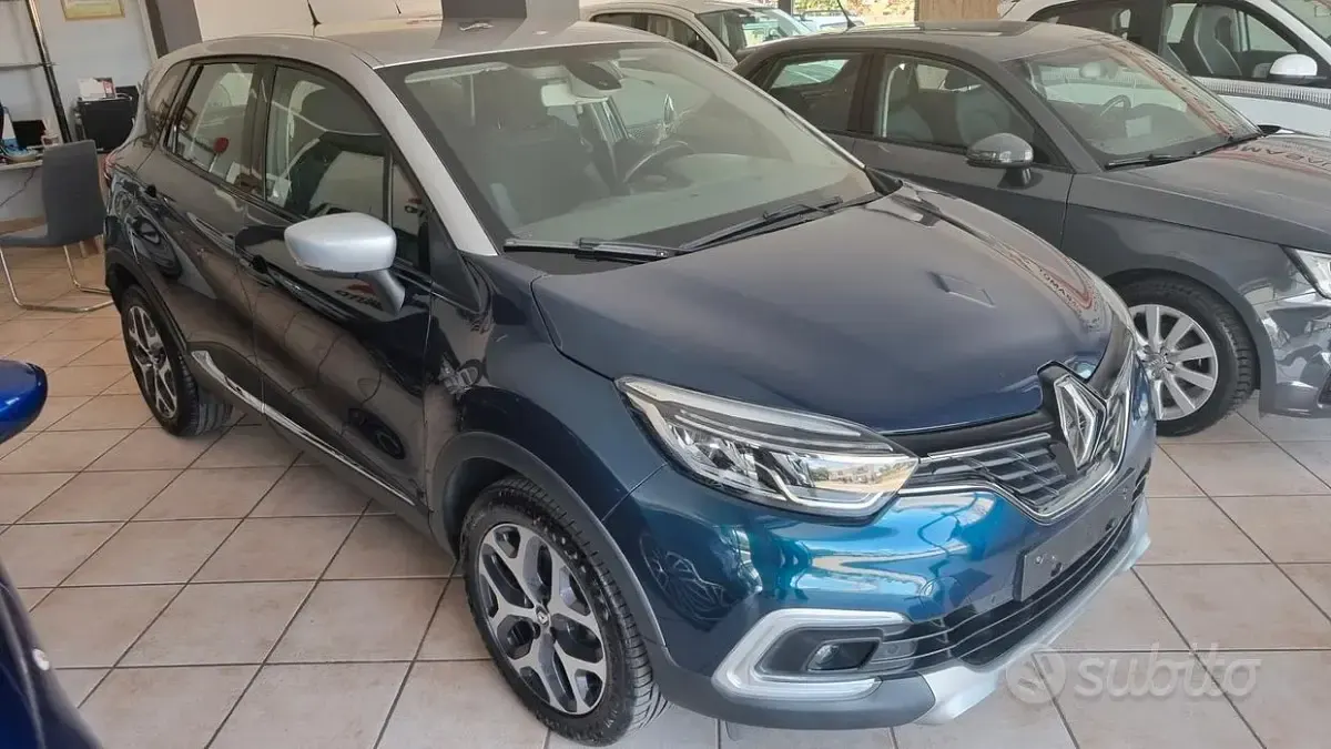 Usata Renault Captur Intens 110 CV (80 kW) 2017 Bluazzurro SUV