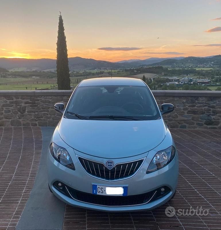 Usata Lancia Ypsilon S 69 CV (50 kW) 2024 Blu/azzurro Utilitaria
