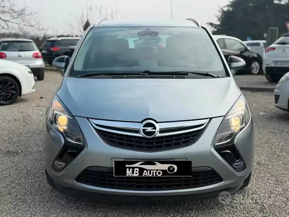 Usata Opel Zafira 165 CV (121 kW) 2012 Grigio Monovolume