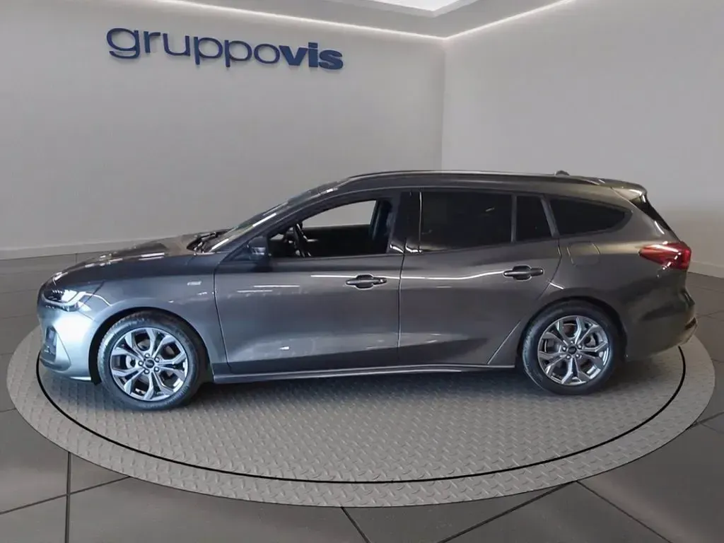 Usata Ford Focus ST-Line 125 CV (91 kW) 2023 Magnetic grey (metallizzato) Station wagon