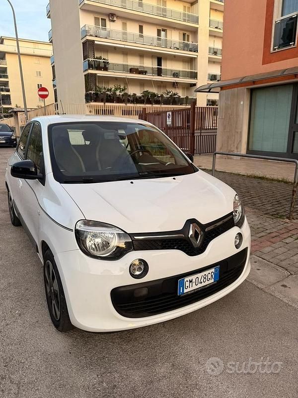 Bianco Usata 2017 Renault Twingo LIMITED Due volumi | 7499 € (Ottimo prezzo) - Immagine 1/4