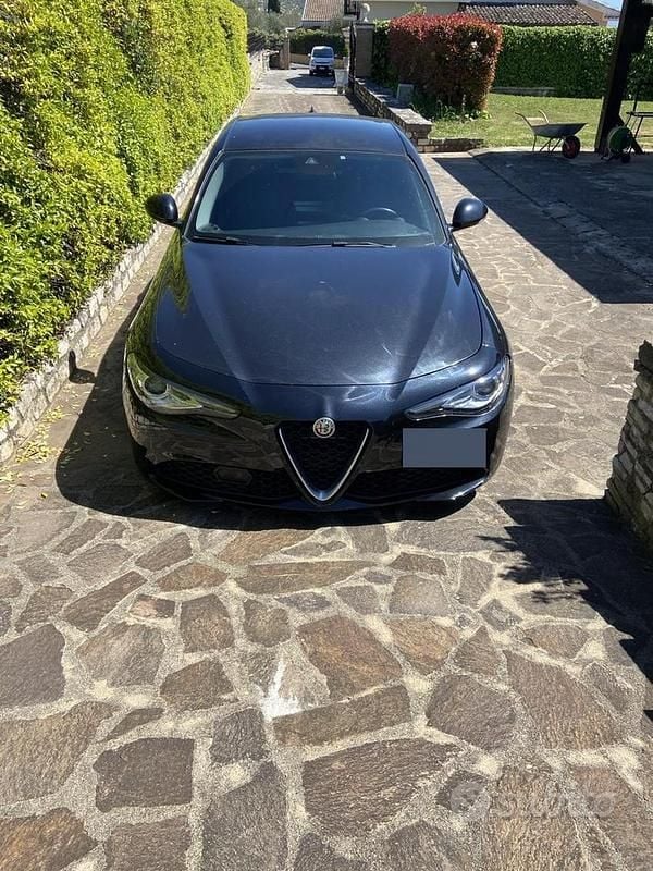 Usata Alfa Romeo Giulia 160 CV (117 kW) 2019 Nero Berlina