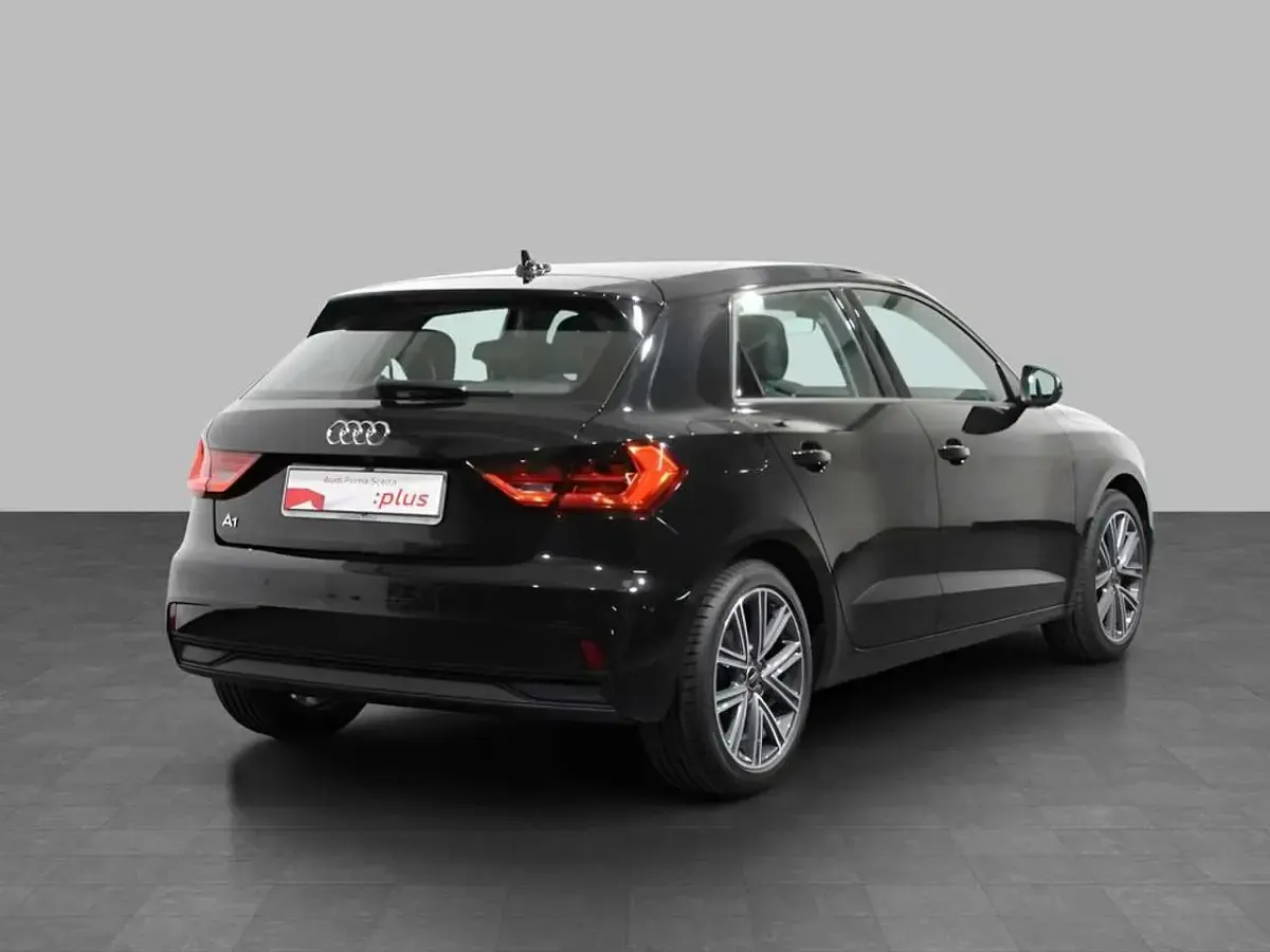 Usata Audi A1 Sportback Admired 95 CV (69 kW) 2024 Nero mito metallizzato Utilitaria