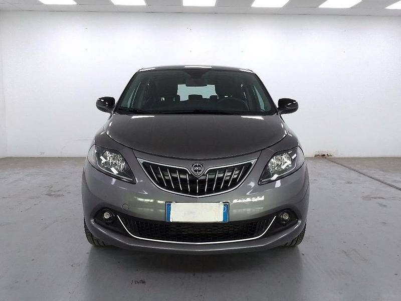 Usata Lancia Ypsilon Gold 70 CV (51 kW) 2022 Grigio Utilitaria