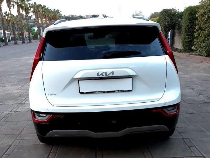 Usata Kia e-Niro 50 kW (68 CV) 2022 Snow white pearl SUV