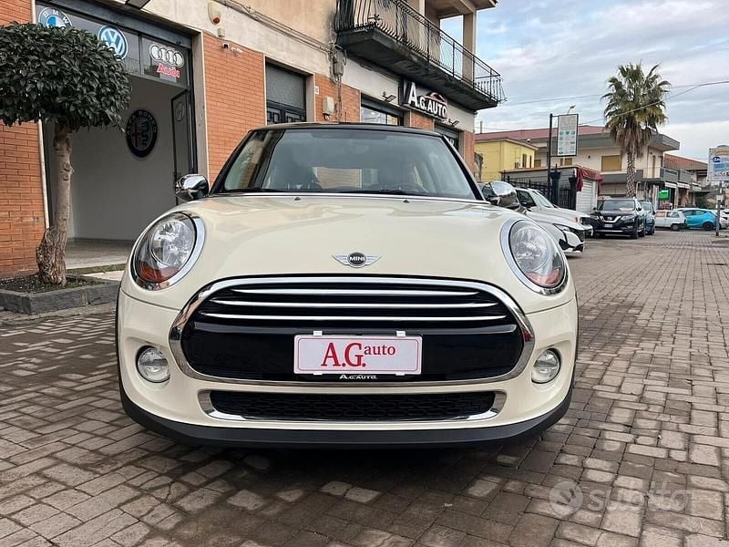 Occasion Mini Cooper D 116 ch (85 kW) 2015 Beige Citadine