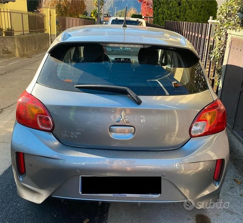 Usata Mitsubishi Space Star Edition 98 CV (72 kW) 2021 Grigio Utilitaria