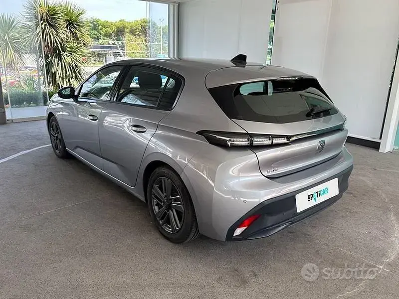 Usata Peugeot 308 Active 131 CV (96 kW) 2022 Grigio Berlina