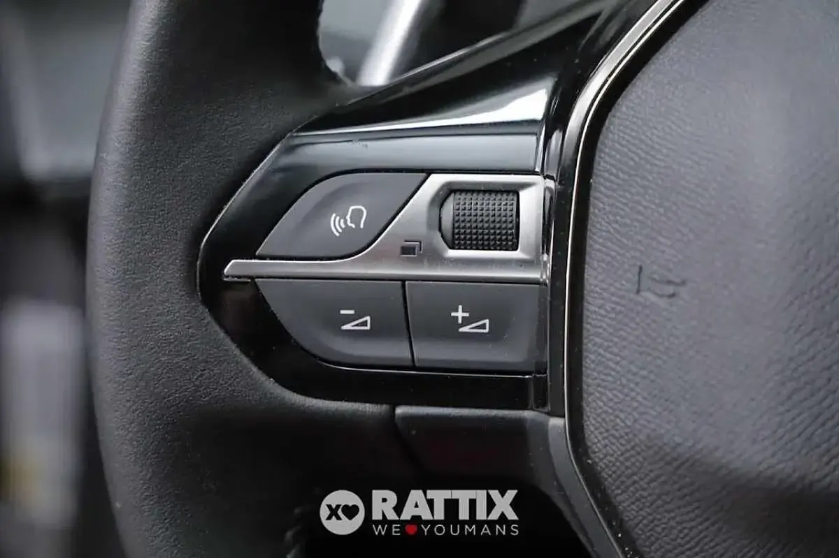Usata Peugeot 2008 Allure 130 CV (95 kW) 2023 Grigio SUV