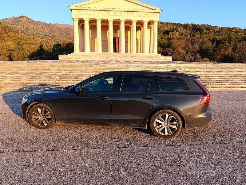 Usata Volvo V60 2019 Nero Station wagon