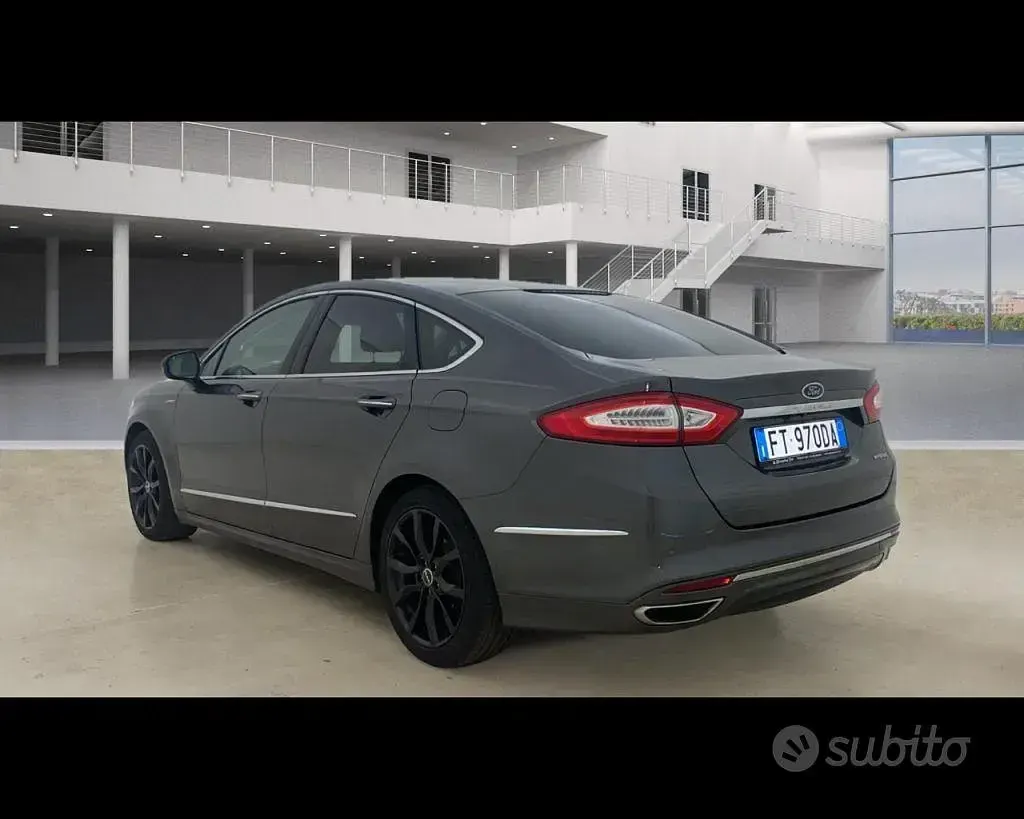 Usata Ford Mondeo Vignale 140 CV (102 kW) 2018 Grigio metallizzato Berlina